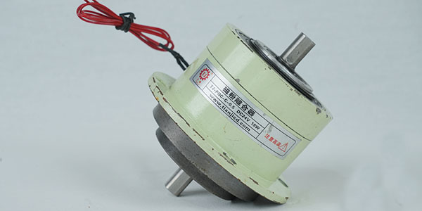 磁粉離合器在切紙生產線有什么優勢 磁粉離合器在切紙生產線有什么優勢