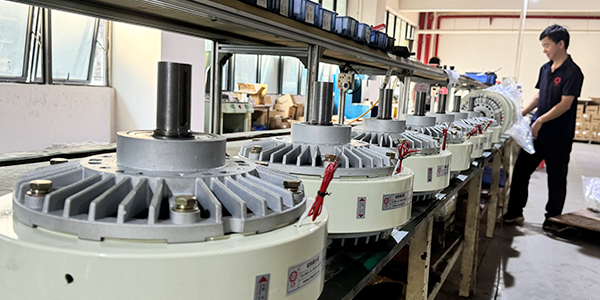 磁粉離合器讓包裝收卷機(jī)效率提升20% 磁粉離合器讓包裝收卷機(jī)效率提升20%