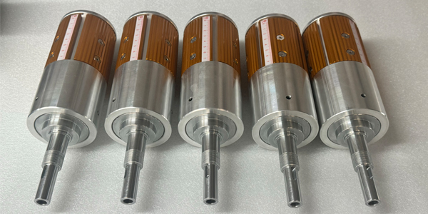 高效印刷標(biāo)簽收卷必選臺(tái)靈氣脹軸廠家